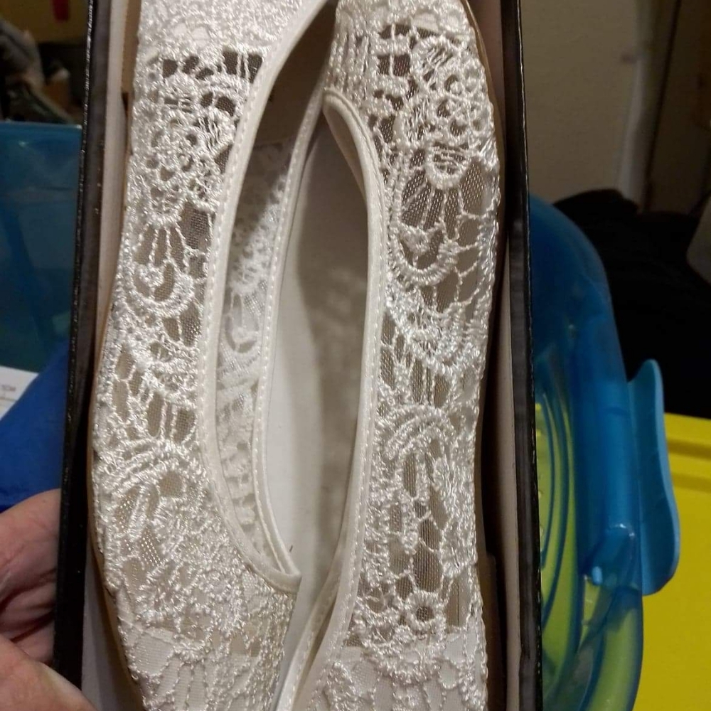 Lace flats